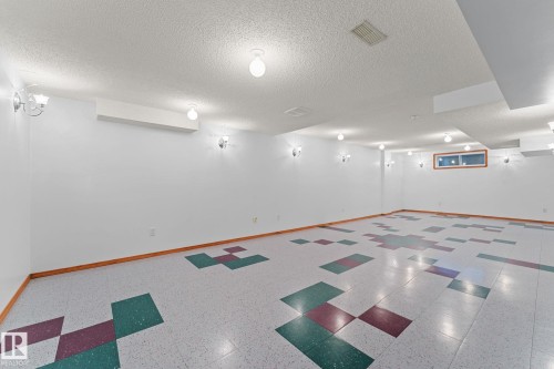 11 Heritage Boulevard, St. Albert, AB - Indoor Photo Showing Other Room