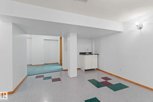 11 Heritage Boulevard, St. Albert, AB - Indoor Photo Showing Other Room