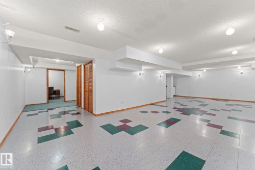 11 Heritage Boulevard, St. Albert, AB - Indoor Photo Showing Other Room