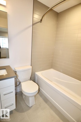 10820 86 Avenue Northwest, Edmonton, AB - Indoor Photo Showing Bathroom