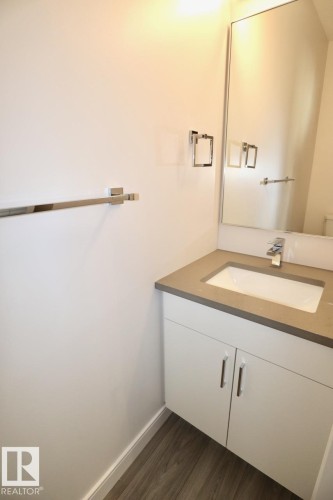 10820 86 Avenue Northwest, Edmonton, AB - Indoor Photo Showing Bathroom