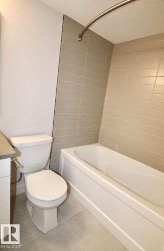 10820 86 Avenue Northwest, Edmonton, AB - Indoor Photo Showing Bathroom