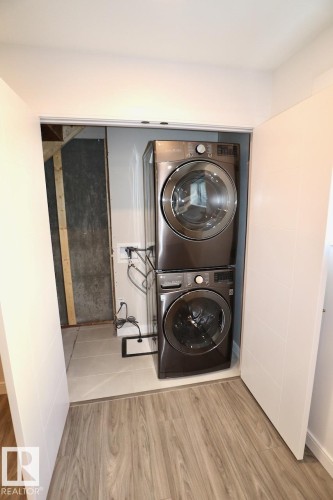 10820 86 Avenue Northwest, Edmonton, AB - Indoor Photo Showing Laundry Room