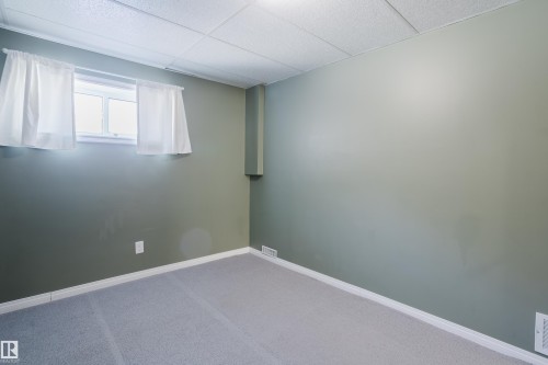 6 Kiniski Crescent Nw, Edmonton, AB - Indoor Photo Showing Other Room