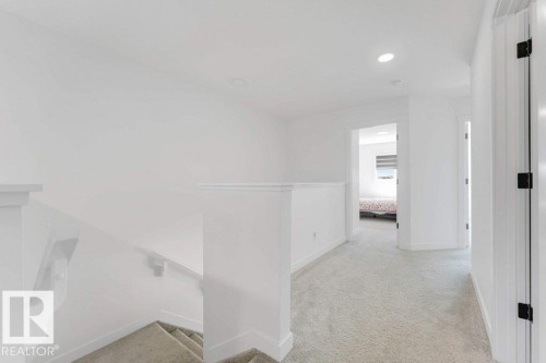 1116 Cristall Crescent Sw, Edmonton, AB - Indoor Photo Showing Other Room