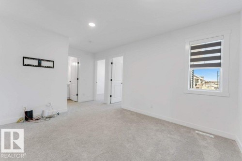 1116 Cristall Crescent Sw, Edmonton, AB - Indoor Photo Showing Other Room