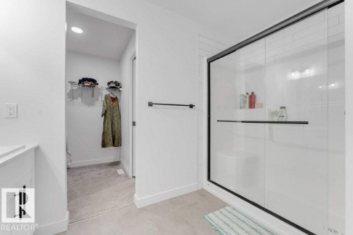 1116 Cristall Crescent Sw, Edmonton, AB - Indoor Photo Showing Bathroom