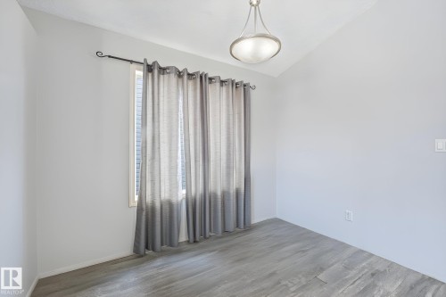 14072 151 Avenue Nw, Edmonton, AB - Indoor Photo Showing Other Room