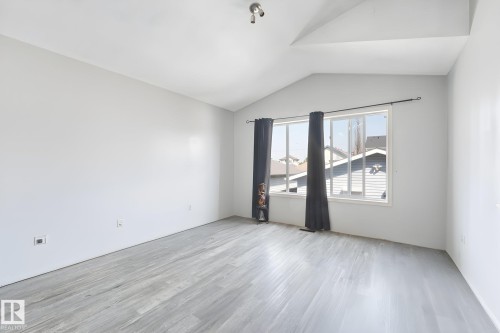 14072 151 Avenue Nw, Edmonton, AB - Indoor Photo Showing Other Room