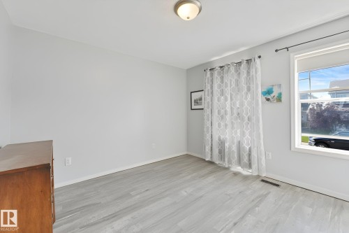 14072 151 Avenue Nw, Edmonton, AB - Indoor Photo Showing Other Room