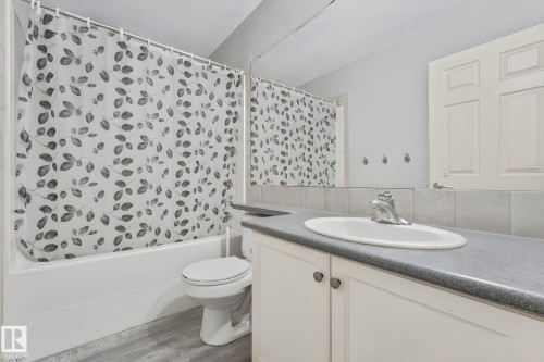 14072 151 Avenue Nw, Edmonton, AB - Indoor Photo Showing Bathroom