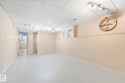 14072 151 Avenue Nw, Edmonton, AB - Indoor Photo Showing Other Room