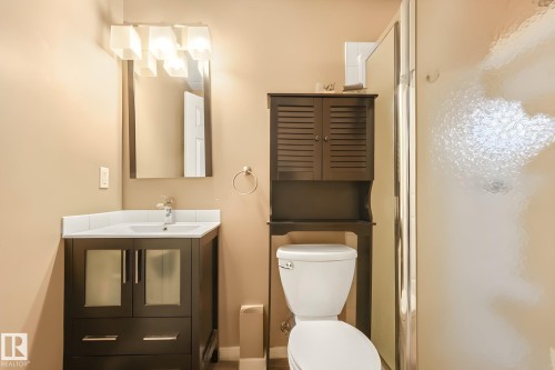 14072 151 Avenue Nw, Edmonton, AB - Indoor Photo Showing Bathroom