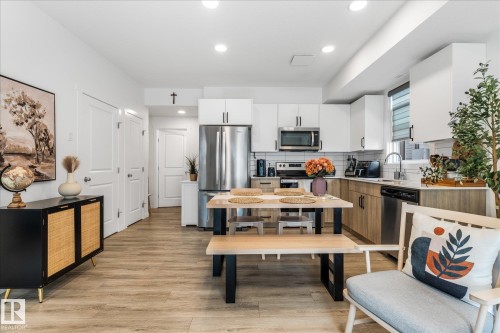 #104 860 Secord Bv Nw, Edmonton, AB - Indoor Photo Showing Kitchen With Upgraded Kitchen