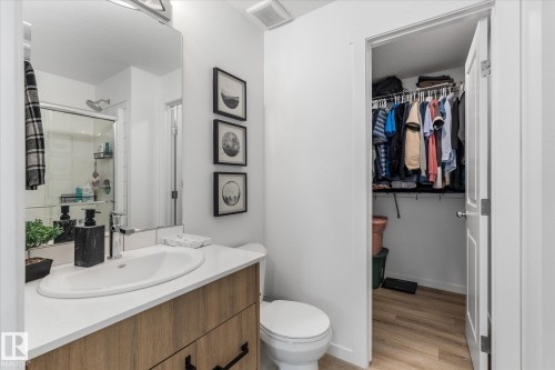 #104 860 Secord Bv Nw, Edmonton, AB - Indoor Photo Showing Bathroom