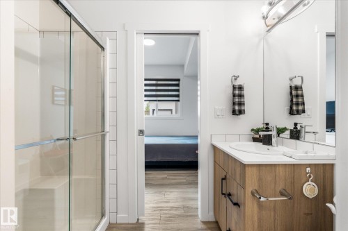 #104 860 Secord Bv Nw, Edmonton, AB - Indoor Photo Showing Bathroom