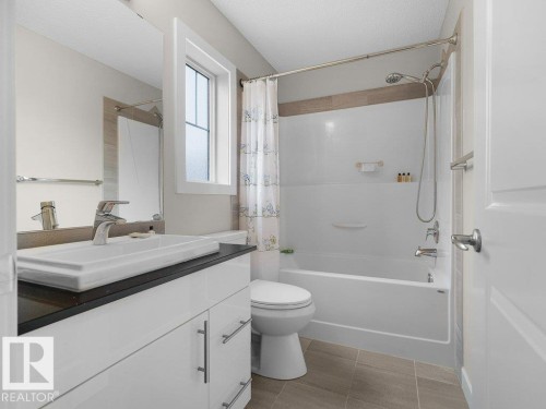 #32 1005 Graydon Hill Bv Sw, Edmonton, AB - Indoor Photo Showing Bathroom