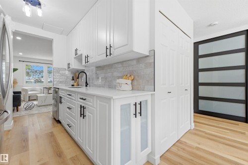 414 Village On The Green Nw, Edmonton, AB - Indoor