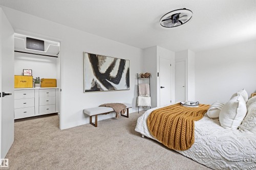 414 Village On The Green Nw, Edmonton, AB - Indoor Photo Showing Bedroom