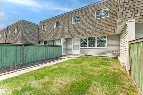 414 Village On The Green Nw, Edmonton, AB - Outdoor