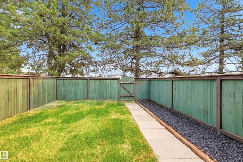 414 Village On The Green Nw, Edmonton, AB - Outdoor