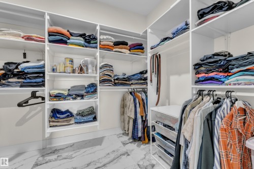 3924 41 Avenue, Beaumont, AB - Indoor With Storage