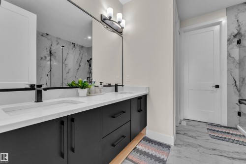 3924 41 Avenue, Beaumont, AB - Indoor Photo Showing Bathroom