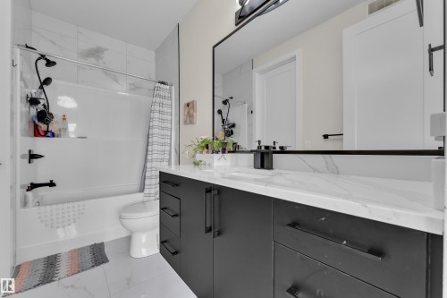3924 41 Avenue, Beaumont, AB - Indoor Photo Showing Bathroom