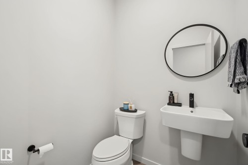 3313 Kulay Way Sw, Edmonton, AB - Indoor Photo Showing Bathroom