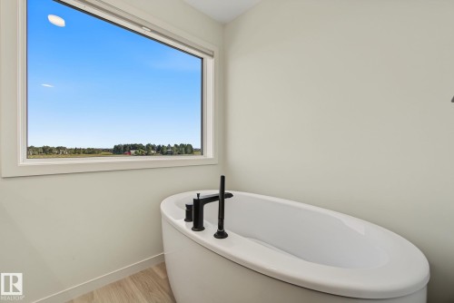 3313 Kulay Way Sw, Edmonton, AB - Indoor Photo Showing Bathroom