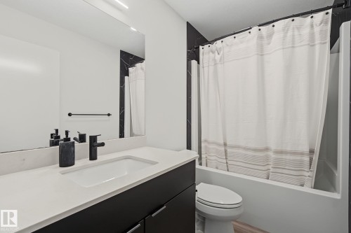 3313 Kulay Way Sw, Edmonton, AB - Indoor Photo Showing Bathroom