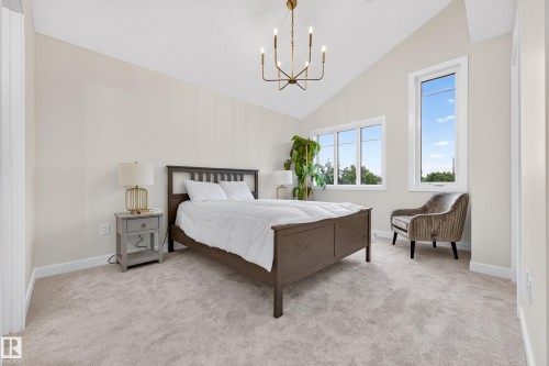 5604 105 Avenue Nw, Edmonton, AB - Indoor Photo Showing Bedroom
