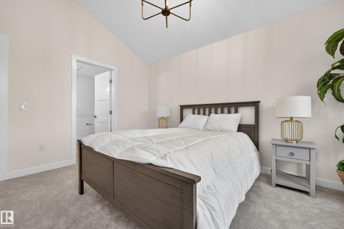 5604 105 Avenue Nw, Edmonton, AB - Indoor Photo Showing Bedroom