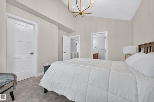 5604 105 Avenue Nw, Edmonton, AB - Indoor Photo Showing Bedroom
