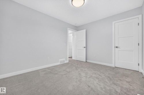 5604 105 Avenue Nw, Edmonton, AB - Indoor Photo Showing Other Room