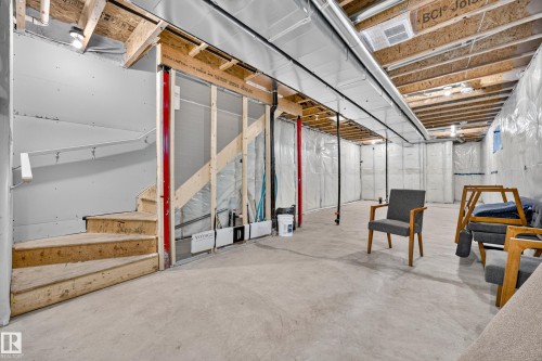 5604 105 Avenue Nw, Edmonton, AB - Indoor