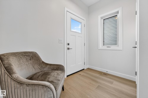 5604 105 Avenue Nw, Edmonton, AB - Indoor Photo Showing Other Room