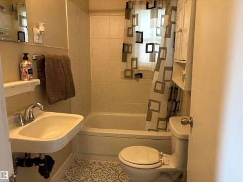 4901 53 Avenue, Elk Point, AB - Indoor Photo Showing Bathroom