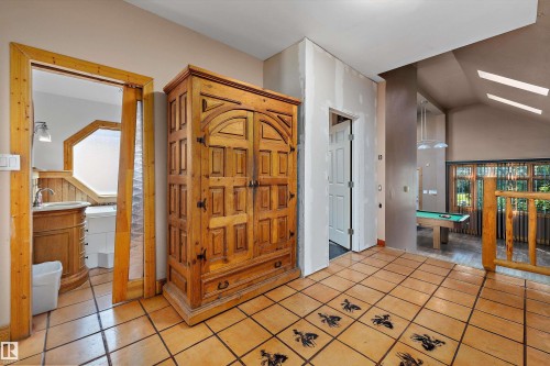 11253 89 Street Nw, Edmonton, AB - Indoor Photo Showing Other Room