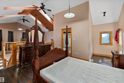 11253 89 Street Nw, Edmonton, AB - Indoor