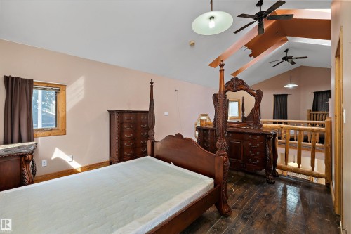 11253 89 Street Nw, Edmonton, AB - Indoor Photo Showing Bedroom