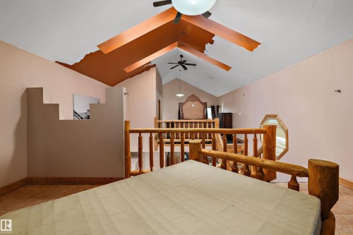 11253 89 Street Nw, Edmonton, AB - Indoor Photo Showing Other Room