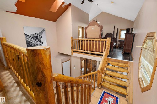 11253 89 Street Nw, Edmonton, AB - Indoor Photo Showing Other Room