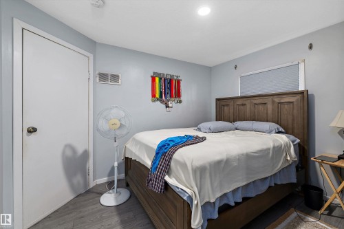 11253 89 Street Nw, Edmonton, AB - Indoor Photo Showing Bedroom