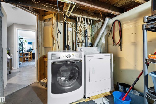 11253 89 Street Nw, Edmonton, AB - Indoor Photo Showing Laundry Room