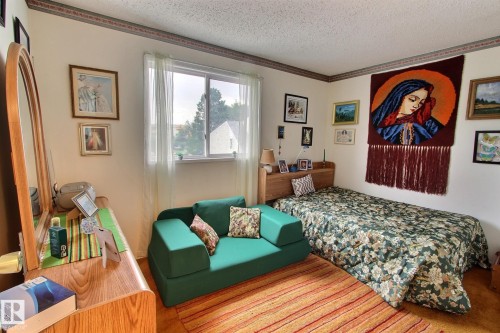 14626 52 Street Nw, Edmonton, AB - Indoor Photo Showing Bedroom