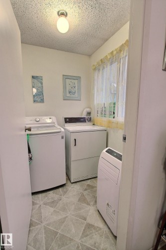 14626 52 Street Nw, Edmonton, AB - Indoor Photo Showing Laundry Room