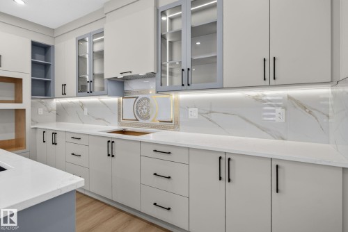 452 Robinson Blvd, Leduc, AB - Indoor Photo Showing Kitchen
