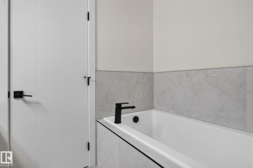 452 Robinson Blvd, Leduc, AB - Indoor Photo Showing Bathroom