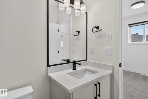 452 Robinson Blvd, Leduc, AB - Indoor Photo Showing Bathroom